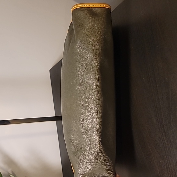 RARE VINTAGE GUCCI PLUS CLUTCH - Picture 5 of 13